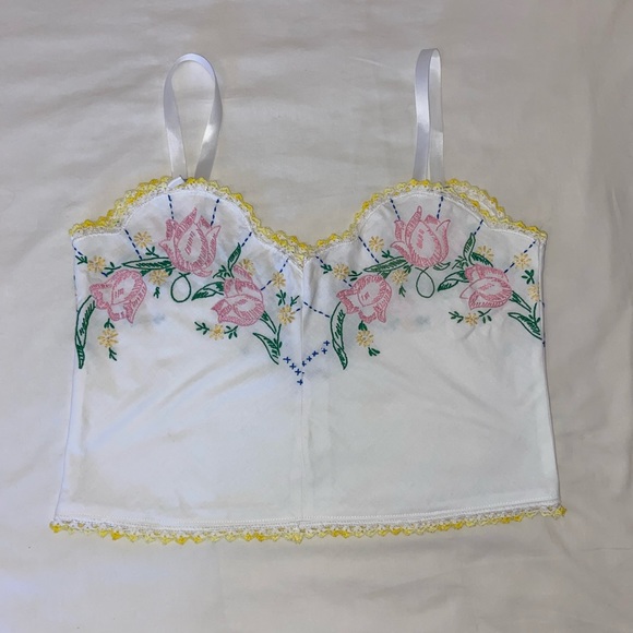 HANDMADE Vintage Embroidered Tablecloth Tank Top - Picture 2 of 2